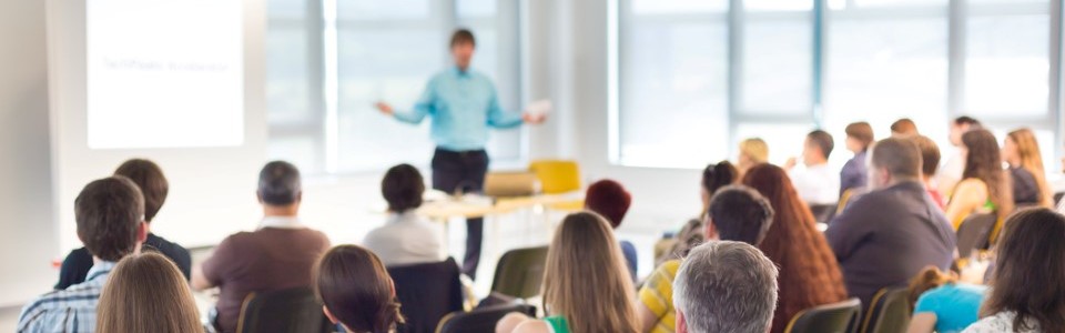 Expertengruppe in Besprechung